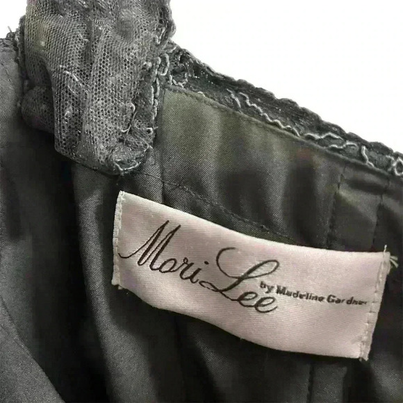 Mori Lee Dark Gray Lace Evening Gown Size 10 Sleeveless V-Neck Short Dress - Picture 2 of 16